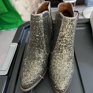 Gold and Black Chelsea Ankle Boots with Sparkle